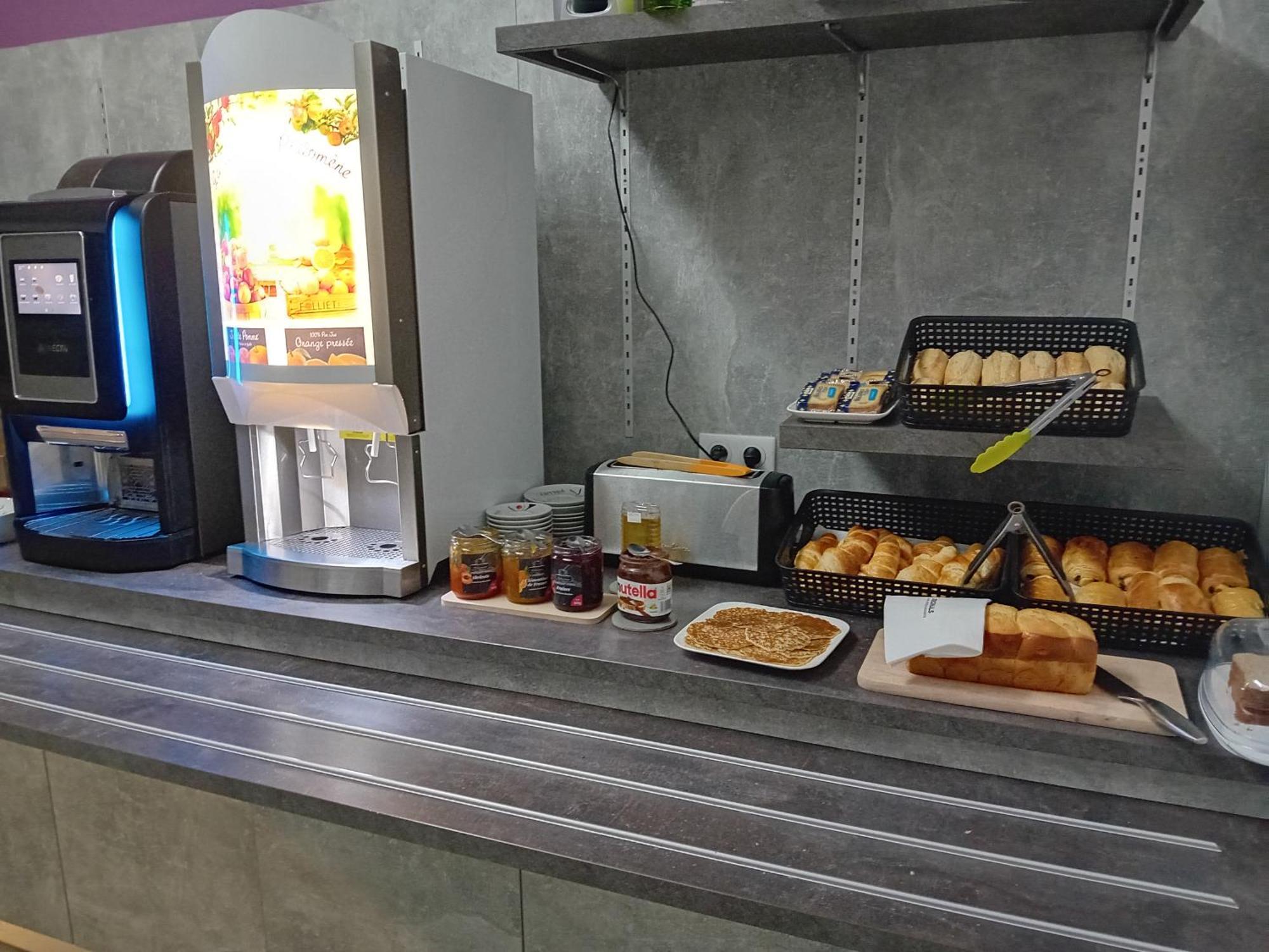 Brit Hotel Confort Nevers Centre Gare Ngoại thất bức ảnh
